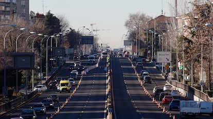 Vista de la autovía A-5 a la altura de Campamento tras arrancar las obras de soterramiento de la A-5.