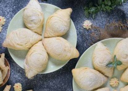 Los ‘baclavas’, dulces de hojaldre elaborados con pistachos o nueces y bañados en almíbar o miel, son la especialidad de la pastelería Sweet Memories, en el centro de Bakú.