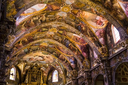 Frescos barrocos en la bóveda de la iglesia de San Nicolás de Valencia.