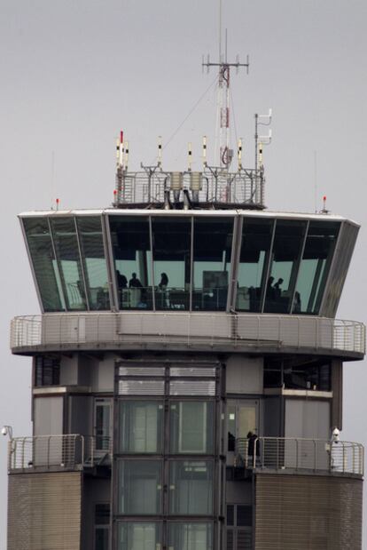 Torre de control del aeropuerto de Madrid-Barajas.