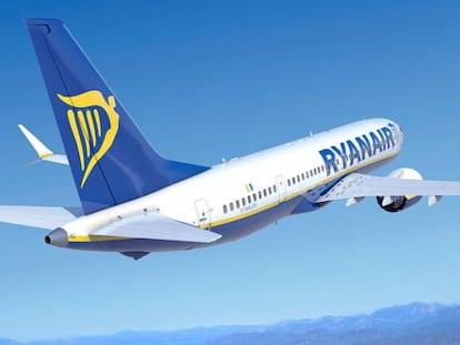 Un avi&oacute;n de Ryanair. 