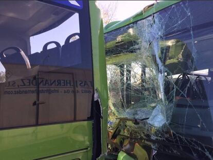 Imagen de los dos autobuses siniestrados.