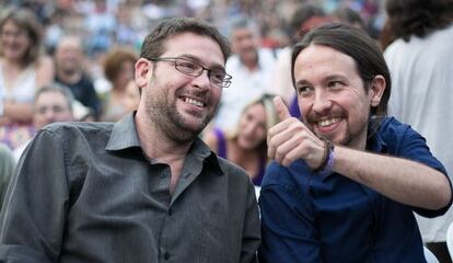 Pablo Iglesias con Albano Dante, ganador de las primarias de Podem en Catalu&ntilde;a. 