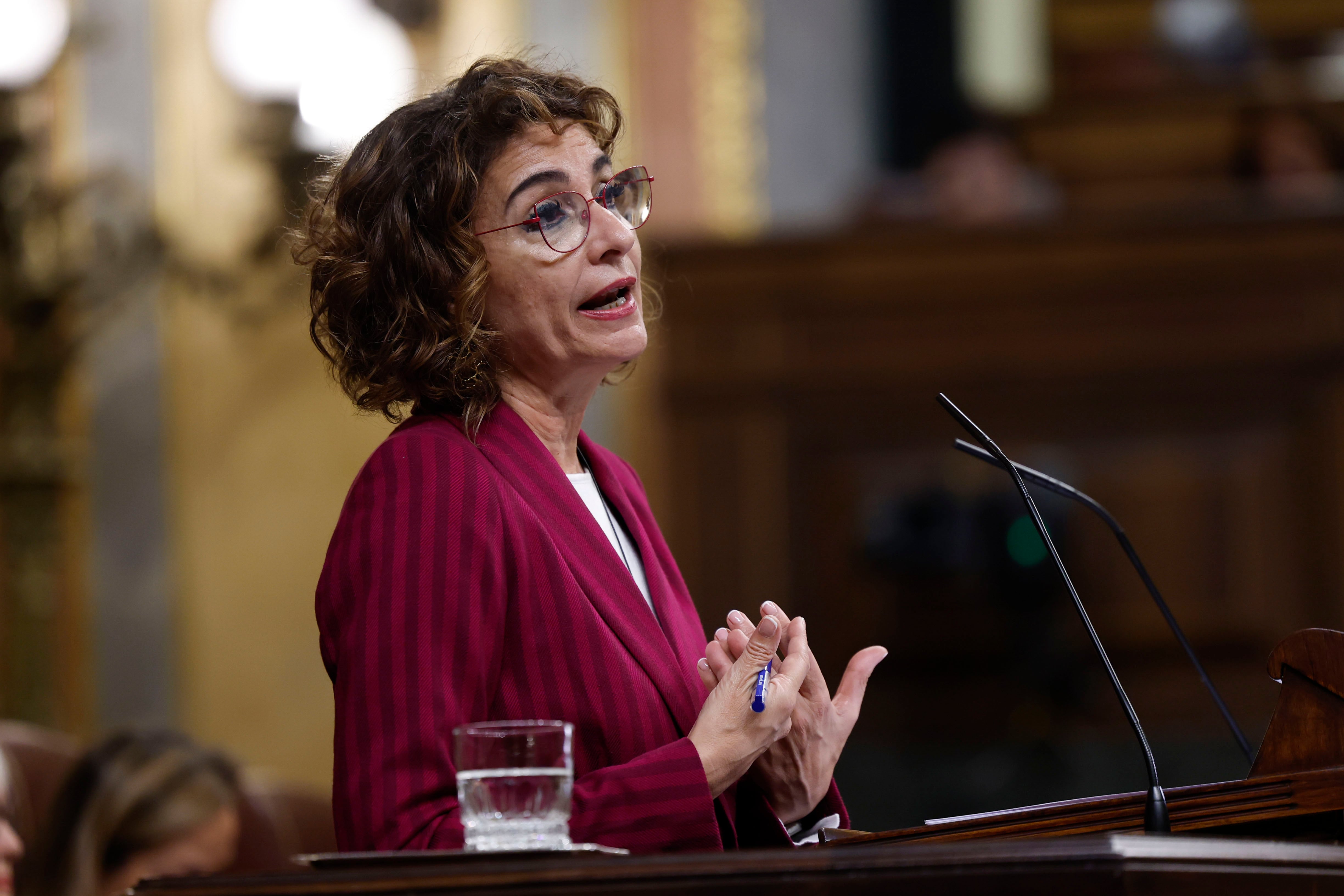 La derrota de los objetivos de déficit desnuda la fragilidad parlamentaria del Gobierno