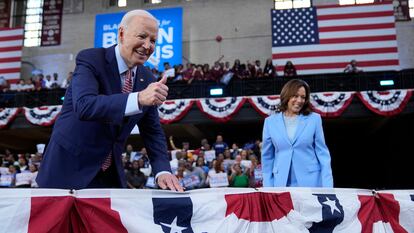 Joe Biden y Kamala Harris en un mitin, el 29 de mayo en Filadelfia.