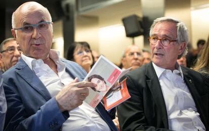 Josep Antoni Duran, a la izquierda, y Xavier Trias, ayer en el acto electoral de CiU en Nou Barris.