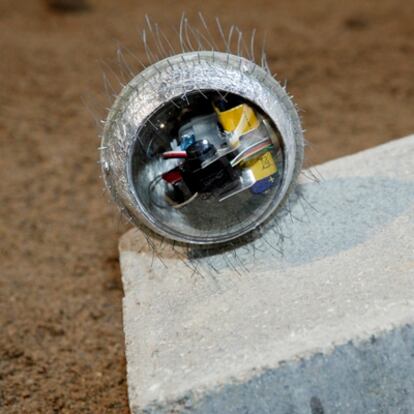 Alumnos de la UPC enviarán este robot a fotografiar la Luna.