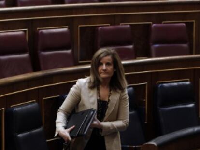 La ministra de Empleo, Fátima Bañez, en el Congreso.
