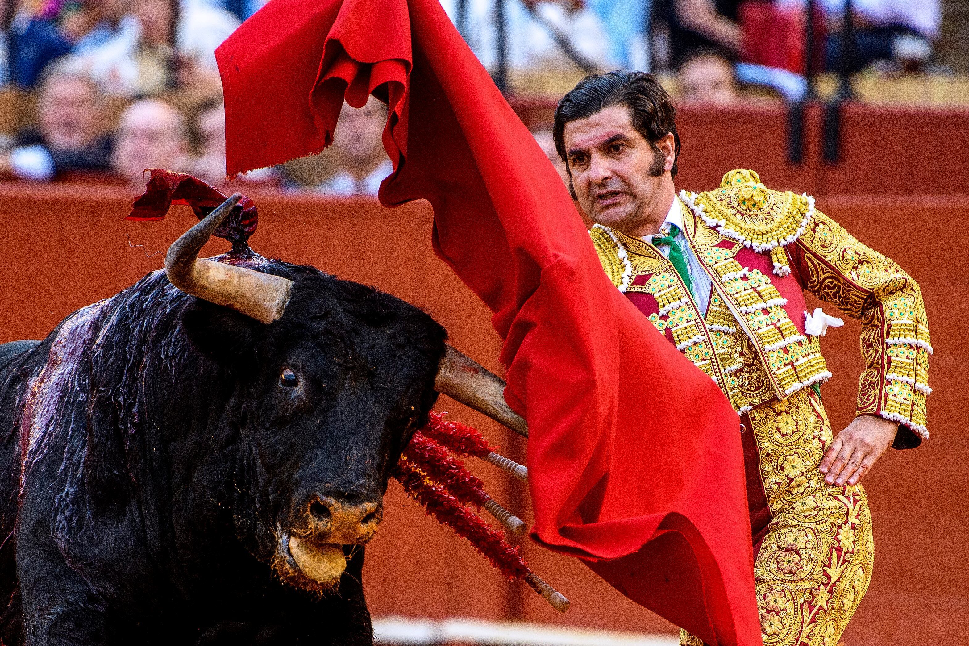 Morante de la Puebla, ante el cuarto toro del pasado domingo en Sevilla.