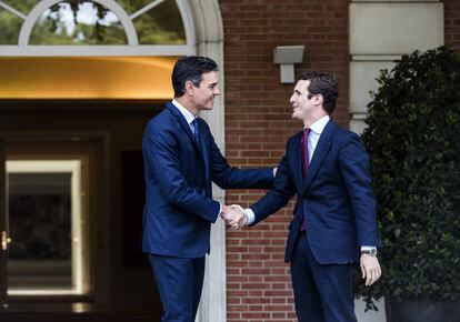 Pedro Sánchez y Pablo Casado, el pasado mayo en un encuentro tras las elecciones del 28-A.