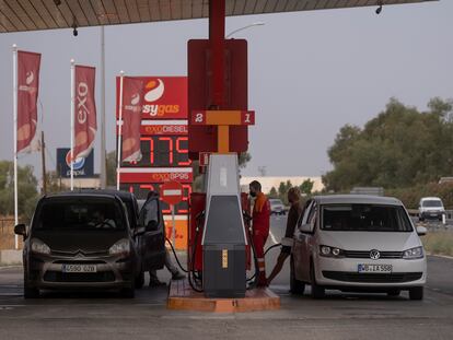 Una gasolinera de Sevilla este martes.