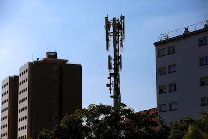 Antena de telefonía móvil en Madrid.