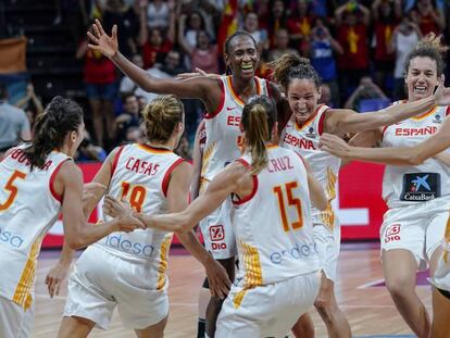 Las jugadoras española celebran el bronce en el Mundial de Tenerife