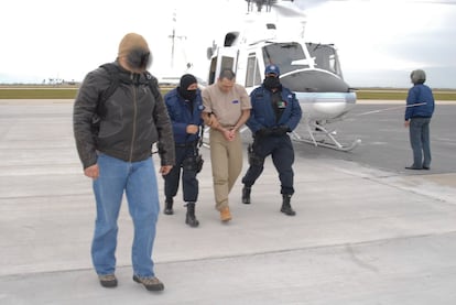 'Vicentillo' Zambada, en Ciudad de México, durante su traslado para ser extraditado, el 18 de febrero de 2010.