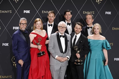The leading actors of 'Succession' at the Emmy Awards, on January 15, 2024 in Los Angeles, California. From left to right, Alan Ruck, Sarah Snook, Alexander Skarsgård, Brian Cox, Nicholas Braun, Kieran Culkin, Matthew Macfadyen and J. Smith-Cameron.
