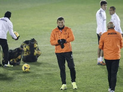 Djukic, en un entrenamiento del Valencia.