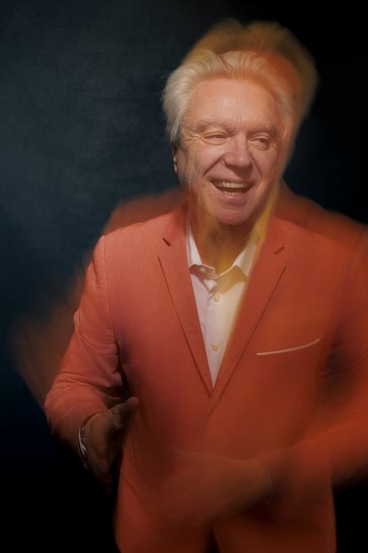Desde la disolución de Talking Heads en 1991, Byrne ha sacado ocho álbumes en solitario y en colaboración con músicos como Brian Eno y St. Vincent.