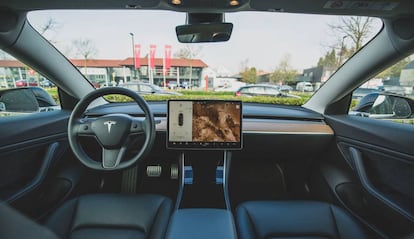 Tesla Model 3.