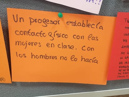 Mensajes anónimos colgados en el edificio de Ciencias Políticas y Sociología de la Universidad Complutense de Madrid, el pasado 8 de marzo, donde da clase el fundador de Podemos Juan Carlos Monedero.