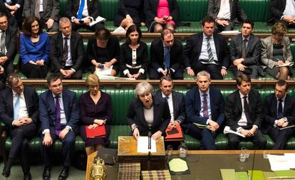 Theresa May se dirige nesta quarta-feira à Câmara dos Comuns.