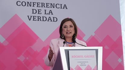 Xóchitl Gálvez en la conferencia de la verdad, este lunes en Ciudad de México.