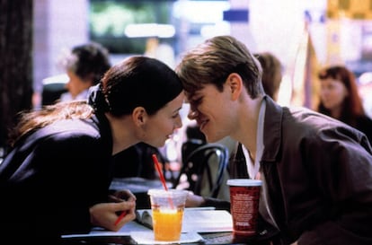 Era mono e inteligente y todo junto era un paquete encantador. Yo era joven y me enamor, As cont Minnie Driver en una ocasin cmo comenz su romance con Matt Damon, la pareja de actores se conoci durante el rodaje de la pelcula El indomable Will Hunting (1998). Su ruptura fue alo tormentosa. A los pocos meses ella se enteraba al mismo tiempo que el resto de Estados Unidos, cuando el actor le cont a Oprah Winfrey en su programa de televisin que no estaban juntos. 