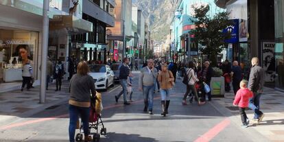 Calle comercial de Andorra la Vella.