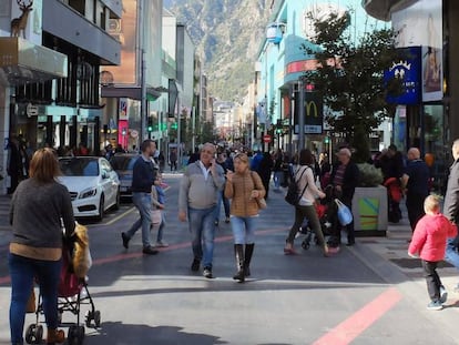 Calle comercial de Andorra la Vella.