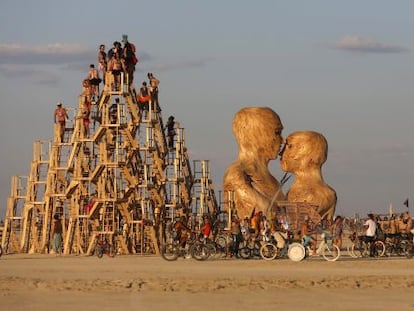 Uma das instalações do Burning Man em Nevada.