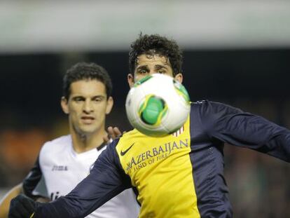 Diego Costa, ante Ricardo Costa.
