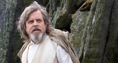 Mark Hamill, como Luke Skywalker em 'O despertar da força'.