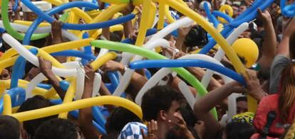 Miles de brasileños celebran la elección de Río en la playa