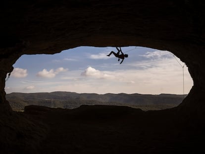 Chris Sharma en La Cova de L'Ocell, el 17 febrero. Fotografía de Daniel Ochoa de Olza