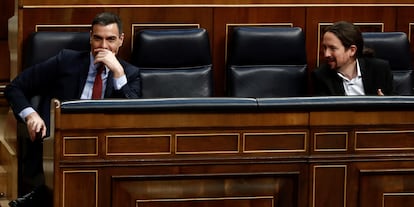 Prime Minister Pedro Sánchez (l) and Unidas Podemos leader Pablo Iglesias in Congress on Wednesday.