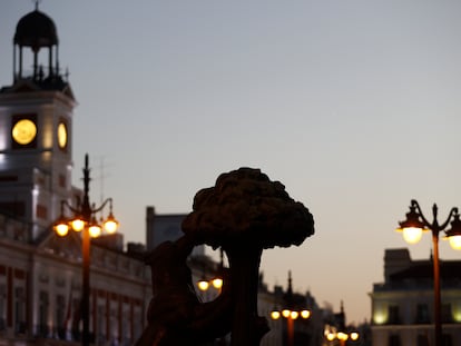La puerta del Sol, en Madrid, iluminada este miércoles.