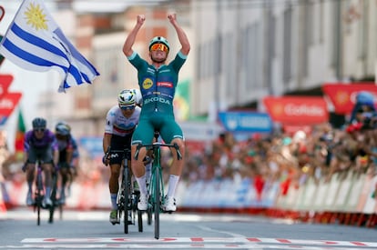 El danés Mads Pedersen consigue su primer triunfo de etapa en esta Vuelta.