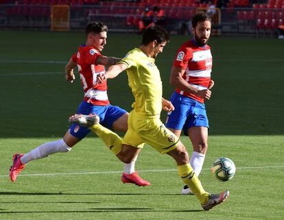 Gerard Moreno marca el primer gol del Villarreal ante el Granada.