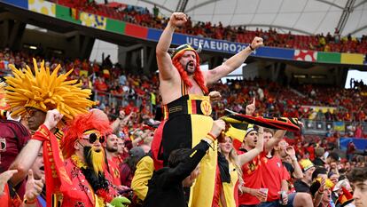 Aficionados belgas, en el partido entrre su selección y Ucrania el miércoles.