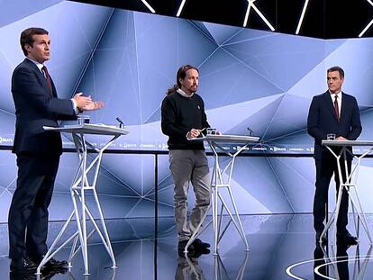 Momento de tensión entre Casado y Rivera durante el debate.