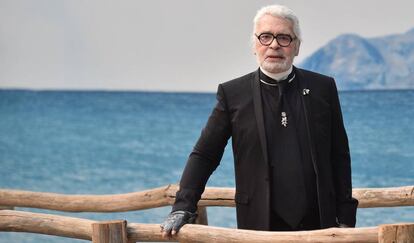 Karl Lagerfeld, durante un desfile de la Semana de la Moda en París, el pasado octubre.