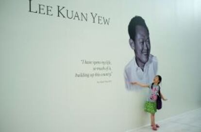 Homenaje al fallecido Lee Kuan Yew en la Biblioteca Nacional de Singapur.