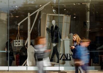 Escaparate de una tienda de Zara en el centro de Barcelona.