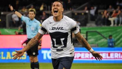 Castillo celebra un gol durante el torneo pasado.