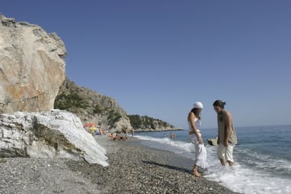 La playa de Cantarriján, en Almuñécar (Granada).