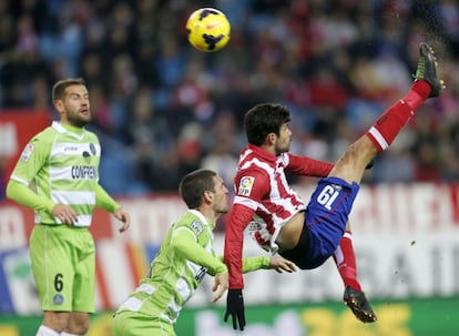 Diego Costa remata de forma acrobática para conseguir el quinto tanto