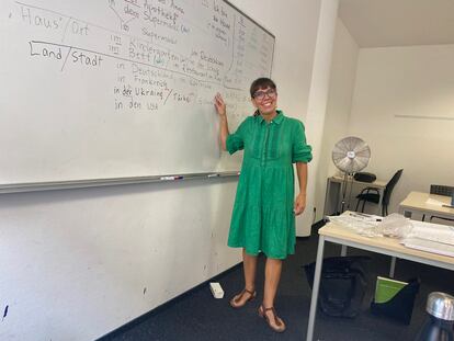 Profesora de EduGlobal impartiendo una de sus clases de alemán.