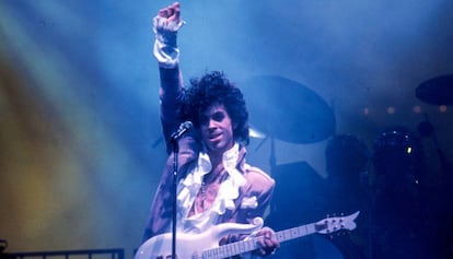 El músico estadounidense Prince, en 1999.
