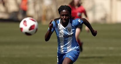 Ode Fulutudilu, en un partido del Málaga CF en la Liga Iberdrola.