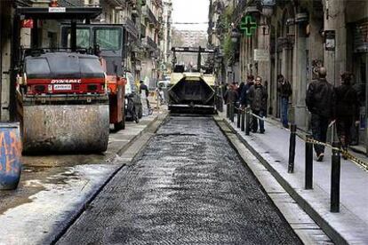 Un aspecto de los trabajos de pavimentación en la calle de Princesa.