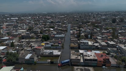 Vista aérea de la inundación en Chalco.